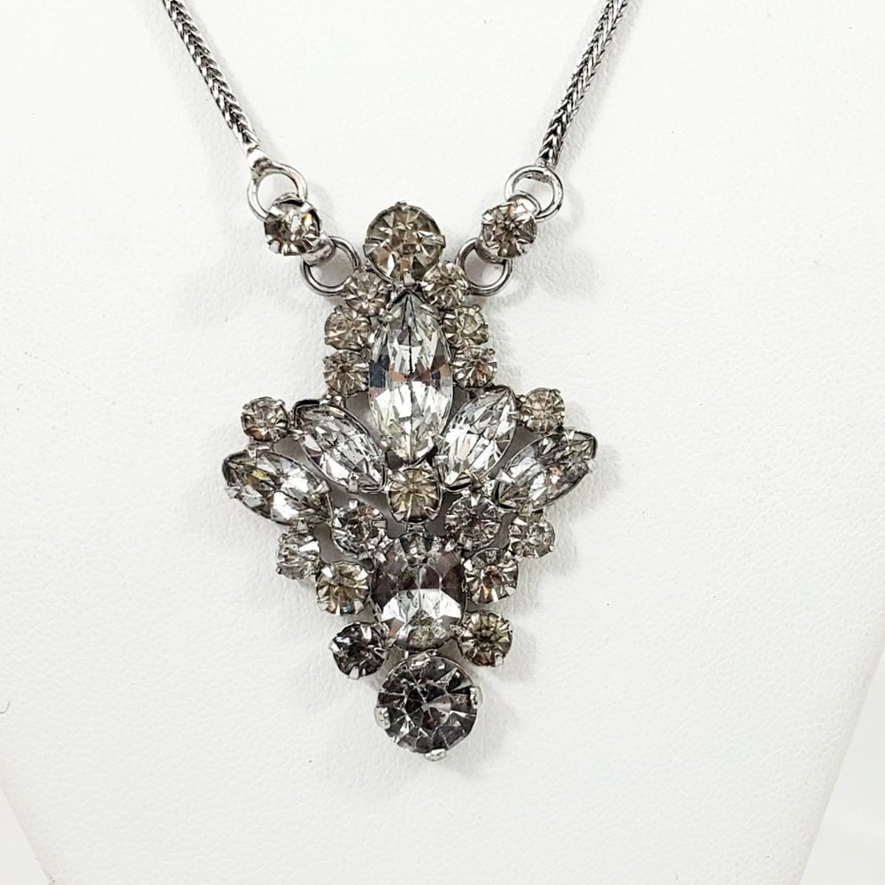 Regency Clear Crystal 2" Pendant 16" Silver Tone Chain Link Necklace JN1185